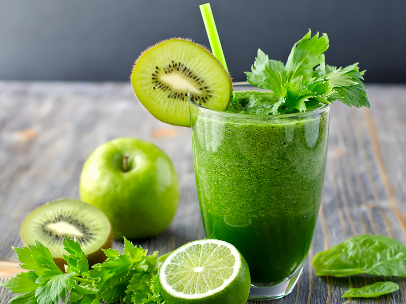 Smoothie od kivija, banane i špinata