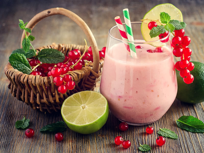 Smoothie od jagoda i avokada