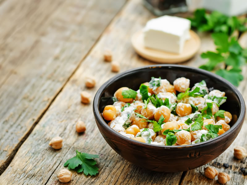 Salata od tune, slanutka i brokule