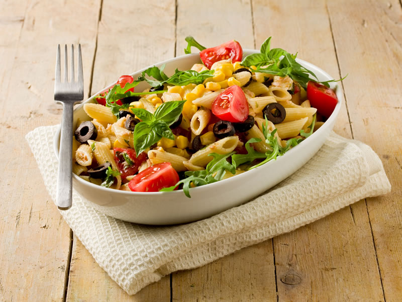 Salata od tjestenine, pinjola i rukole