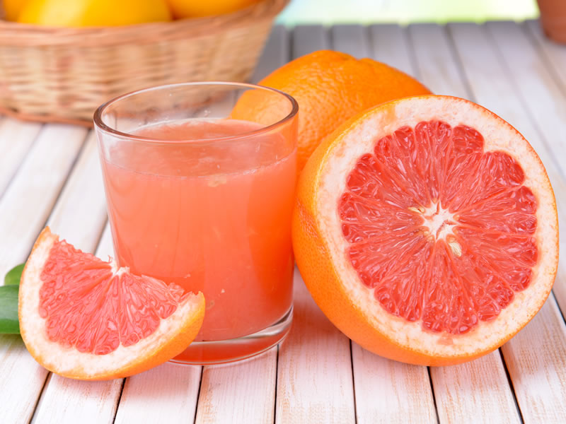 Smoothie od grejpa i breskve