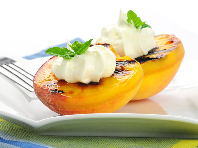 Zapečene breskve s kupinama