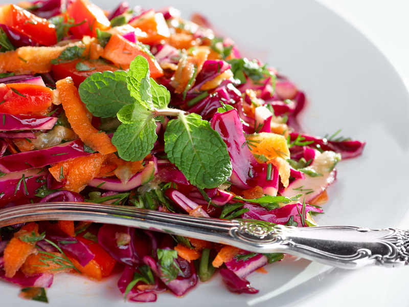 Zasitna salata s pečenom ciklom i tahinijem