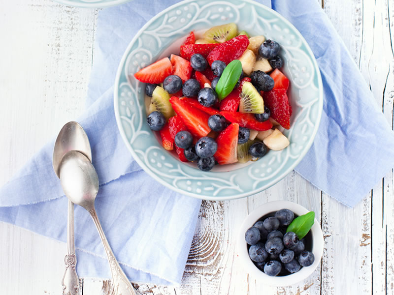 Voćna salata s pudingom od vanilije