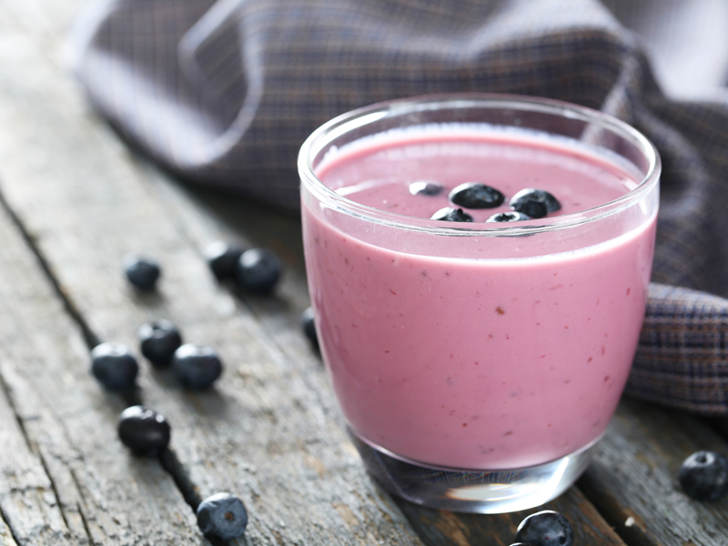 Smoothie od borovnica, jogurta i muškatnog oraščića