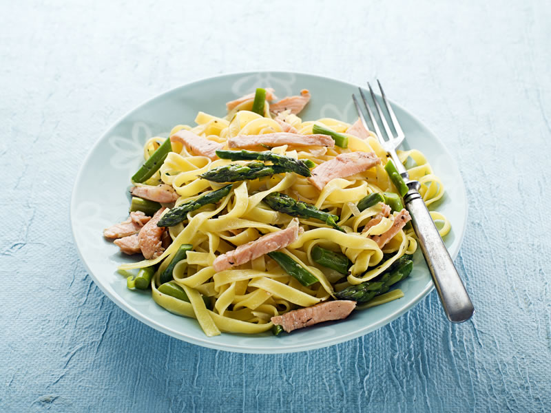 Tjestenina s dimljenim lososom