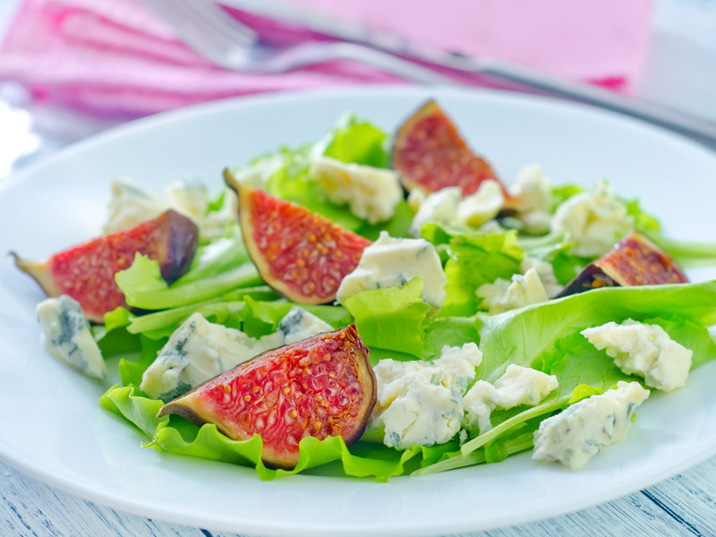 Zdravi desert sa svježim smokvama