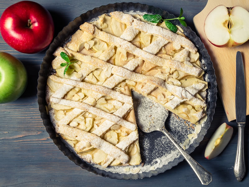 Bakina pita od jabuka