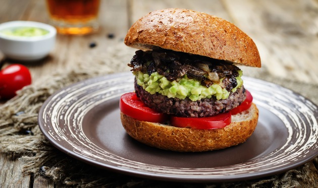 Vege grill burger od crnog graha