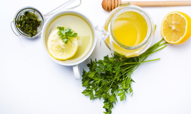 Sirup od limuna i peršina koji pomaže otopiti bubrežne kamence