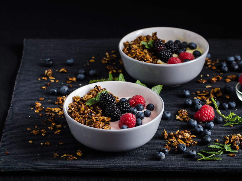 Granola s medom i orašastim plodovima