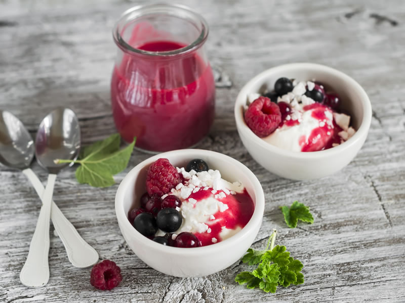 Zobena kaša s kompotom od cikle, jabuke i brusnica