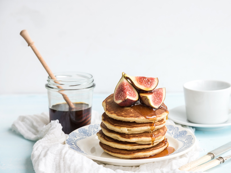 Američke palačinke s marelicama i medom