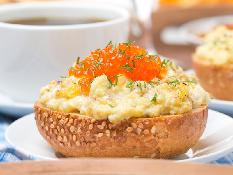 Pečena jaja s dimljenim lososom