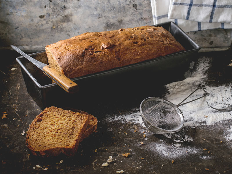 Božićni kruh sa cimetom i grožđicama
