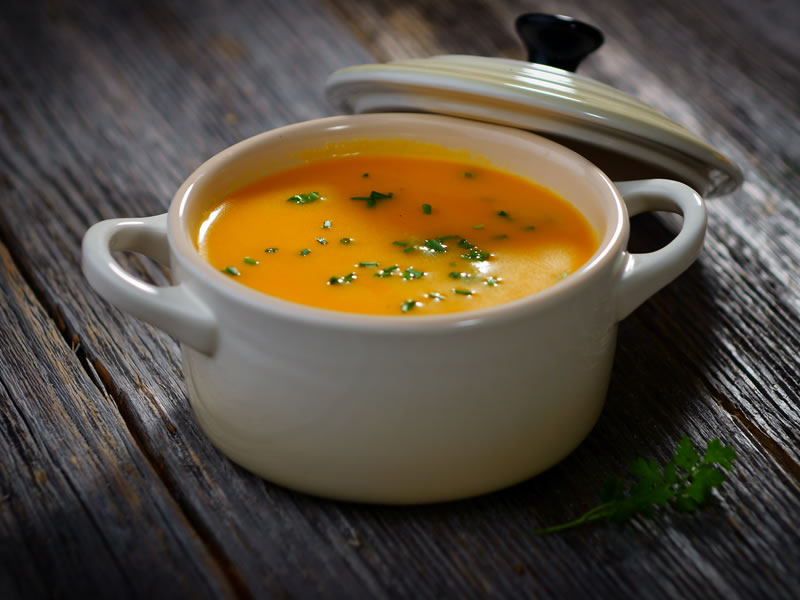 Bogata juha od korijandera i mrkve