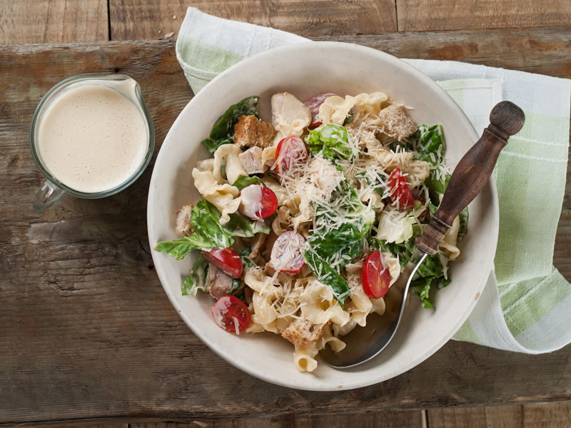 Salata od piletine i tjestenine