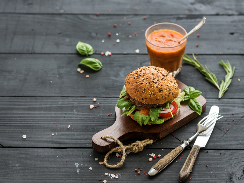 Burger od tune i kukuruza