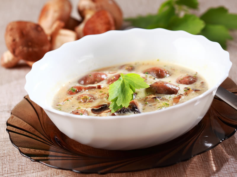 Tajlandska juha od piletine i gljiva