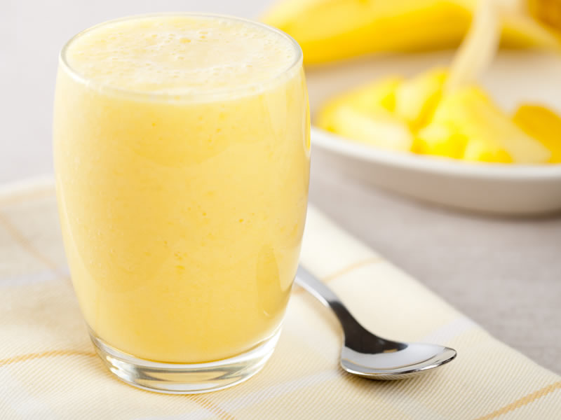 Smoothie od ananasa i kurkume
