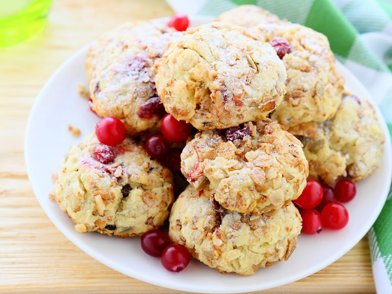 Keksi s bijelom čokoladom i brusnicama