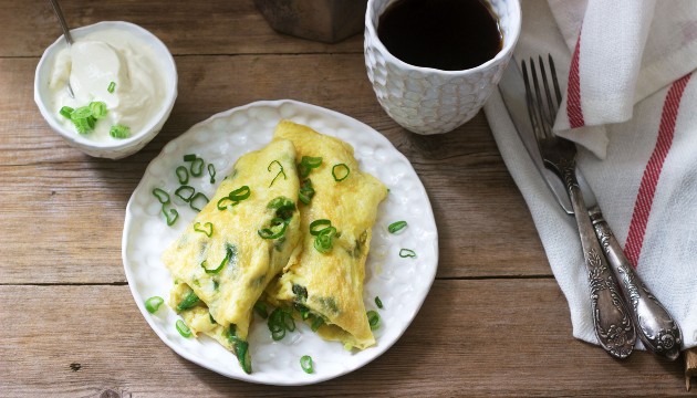 Omlet sa šparogama i lukom