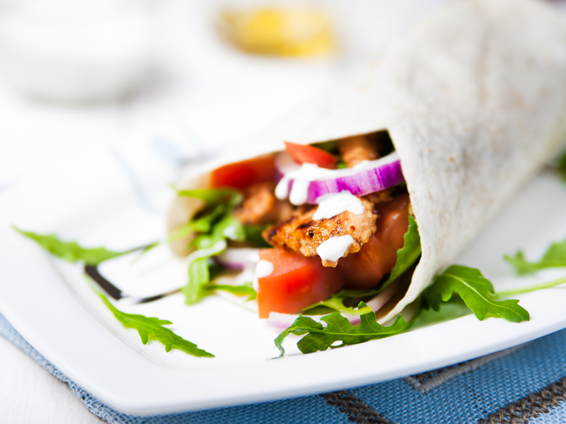 Fajitas s piletinom i avokadom