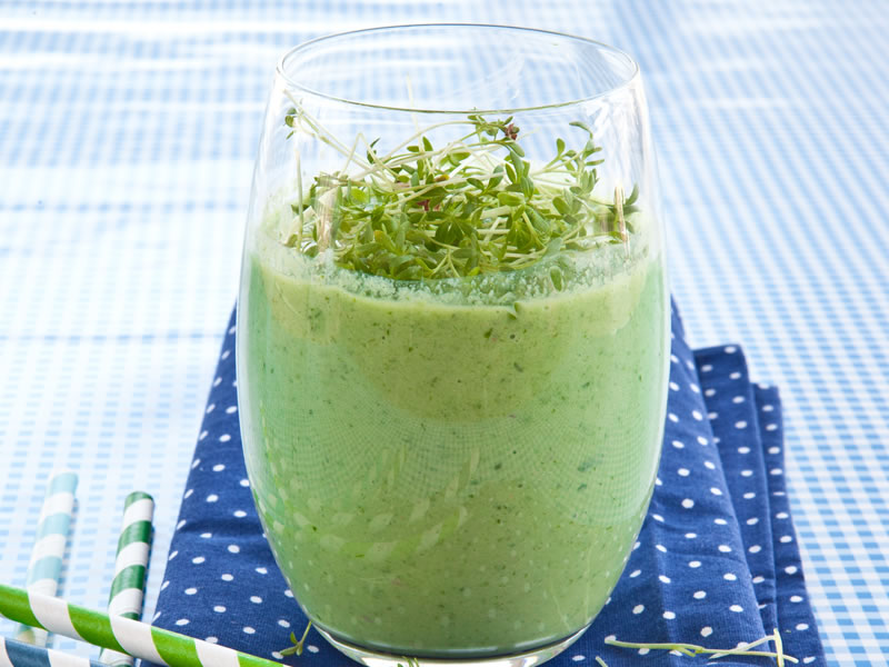 Smoothie od avokada, banane i posnog sira