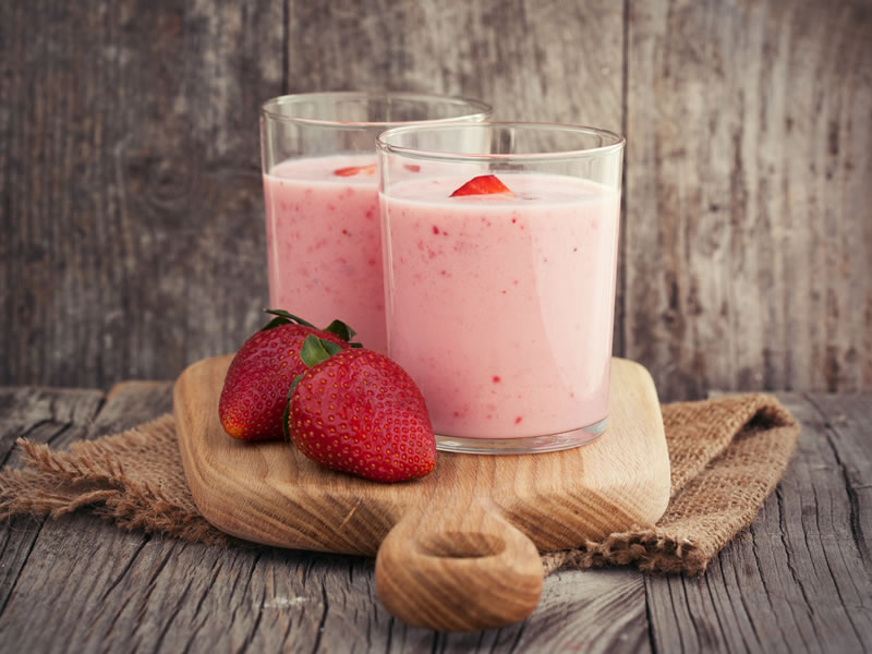 Smoothie od jagoda, ananasa i mente