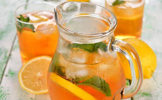 Domaći ledeni čaj od mente i grejpa