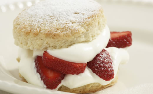 Veganski meringue s jagodama