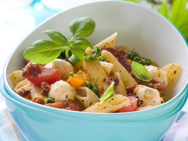 Salata s tjesteninom i povrćem