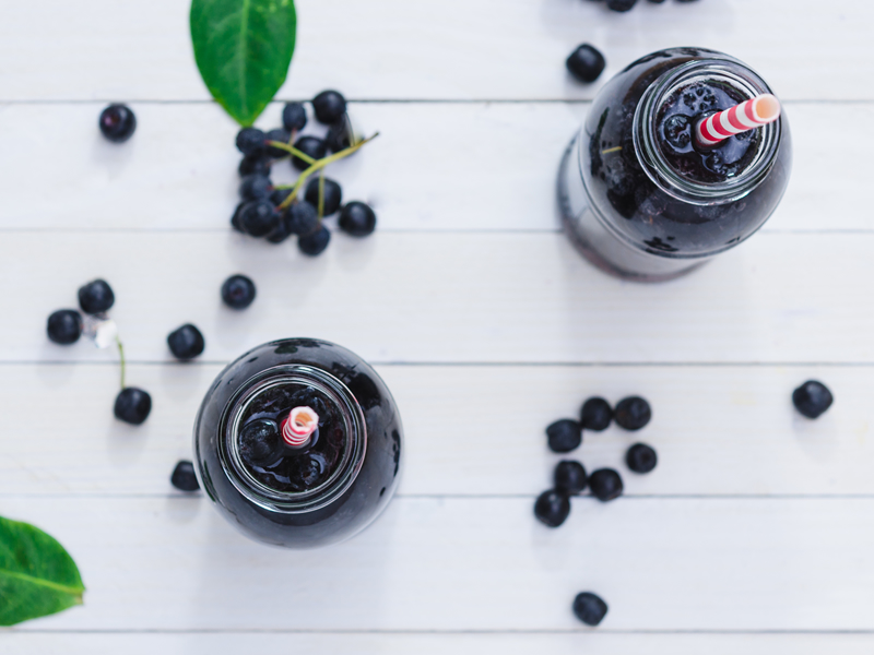 Smoothie od zobi, meda i aronije