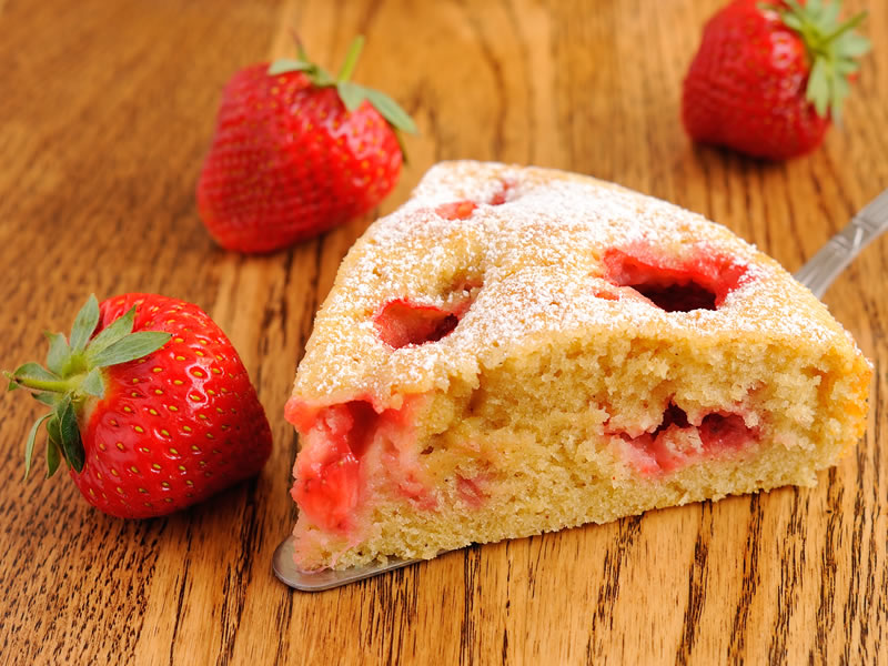 Kolač od jagoda i badema