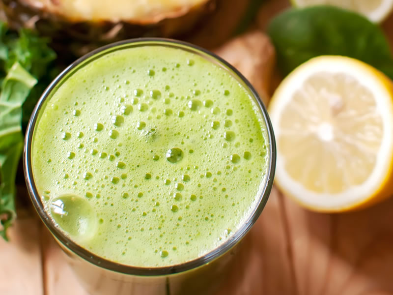 Smoothie od koprive, krastavca, limuna i repe