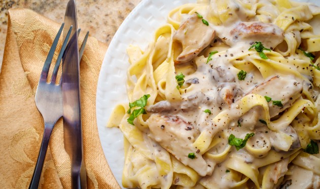 Tjestenina s piletinom i gljivama