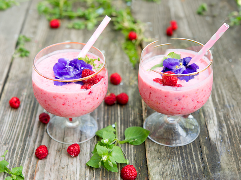 Jednostavan smoothie od banane i bobičastog voća