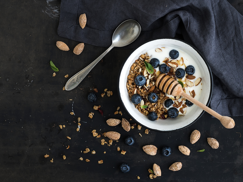 Doručak od zobi s kruškama i borovnicama