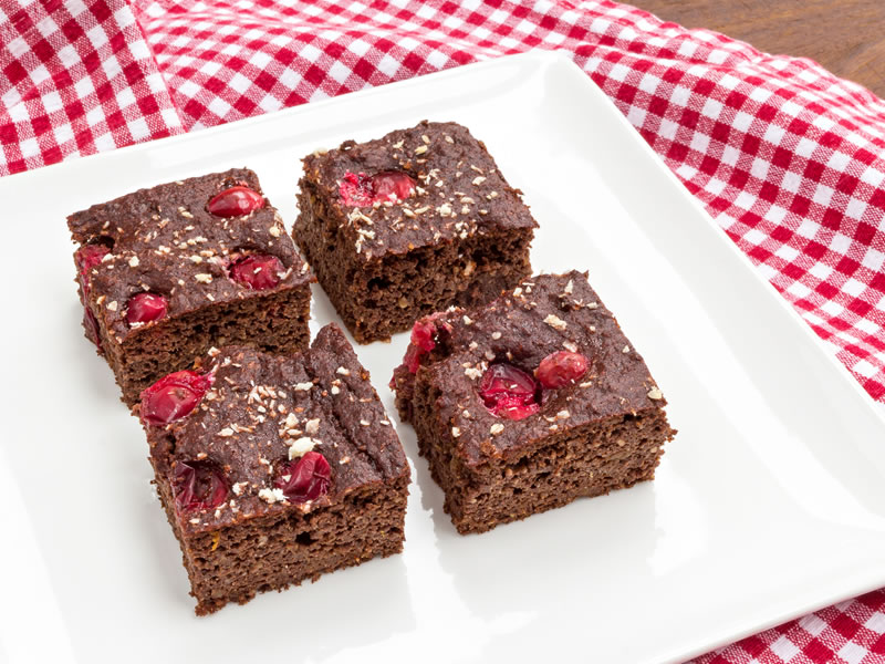 Čokoladne kocke s malinama