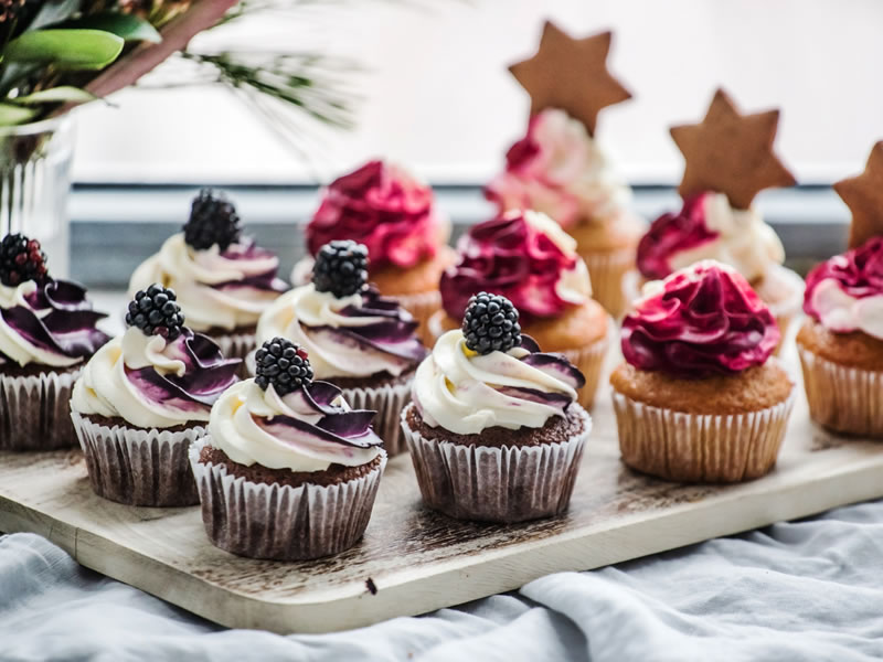 Božićni muffini s glazurom od mente