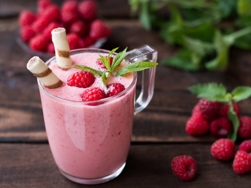 Smoothie od malina, avokada i banane