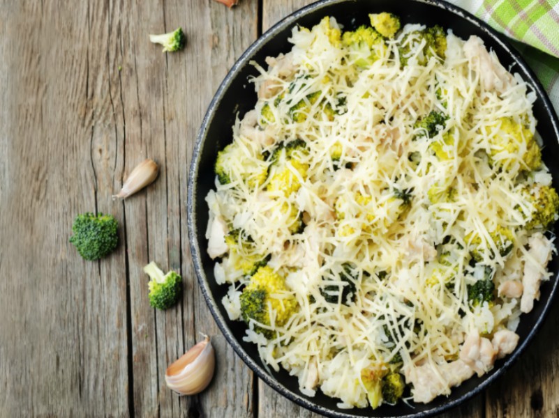 U istom loncu: Piletina s rižom i brokulom