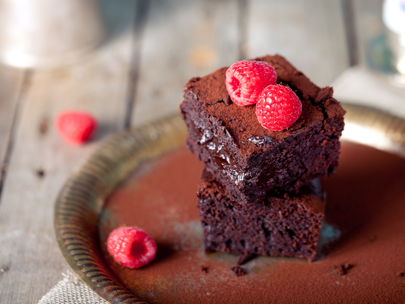 Sočni brownie s malinama