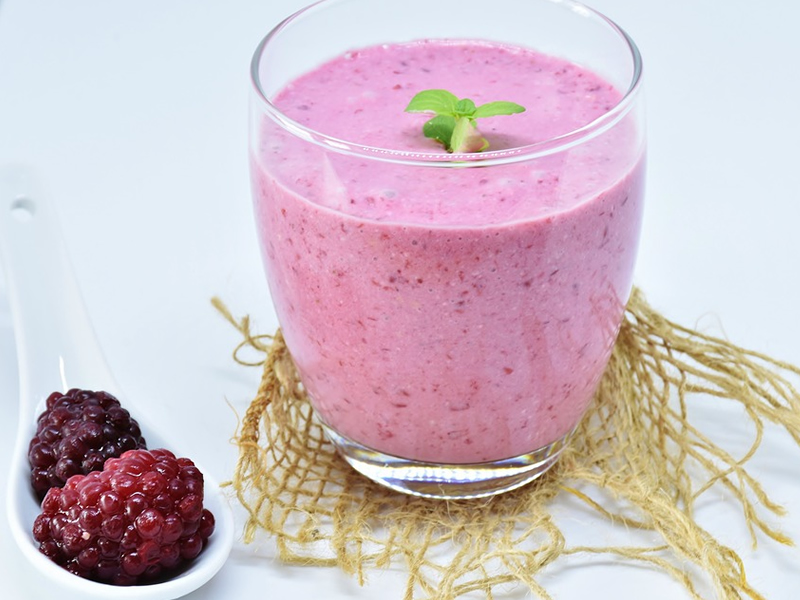 Smoothie od kupina i banane za brzo razbuđivanje!