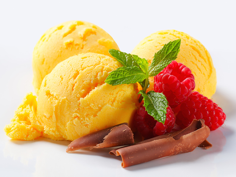 Zdravi sladoled od banane s lješnjacima i čokoladom