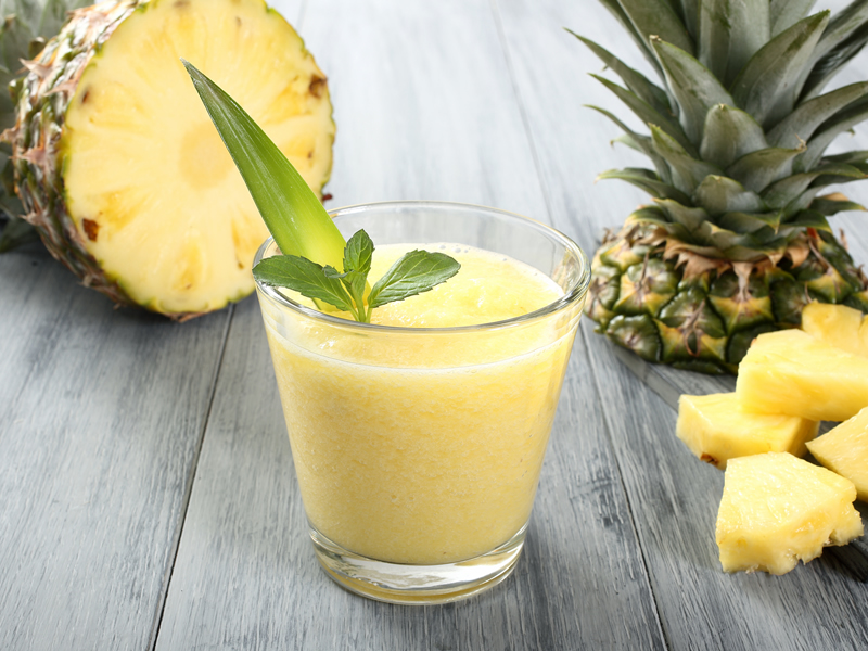 Smoothie od ananasa, kokosa i badema