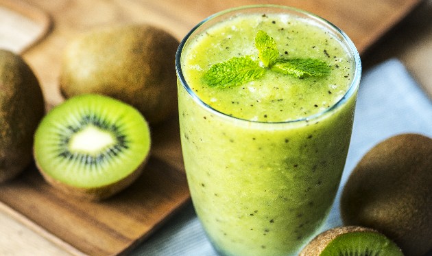 Smoothie od kivija i banane za bolju probavu