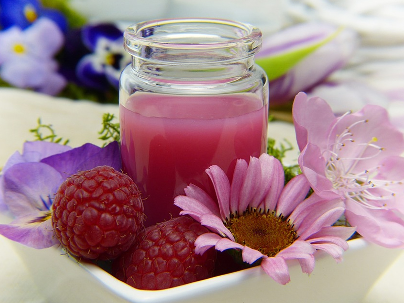 Svježi sok od malina i kruške za podizanje energije