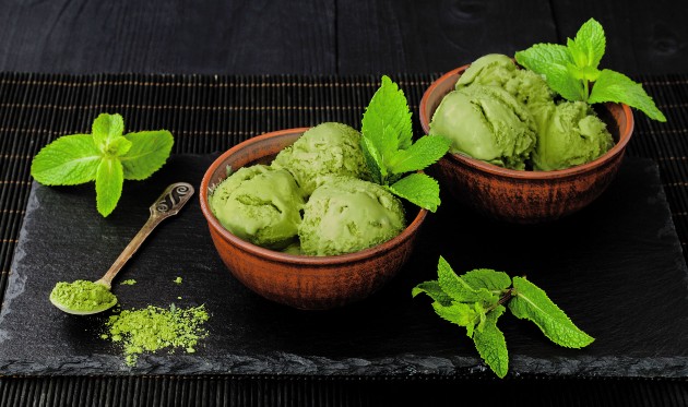 Zeleni sladoled s matcha prahom