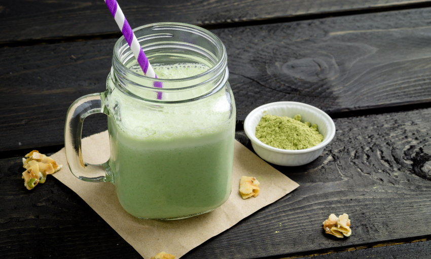 Zdravi matcha smoothie
